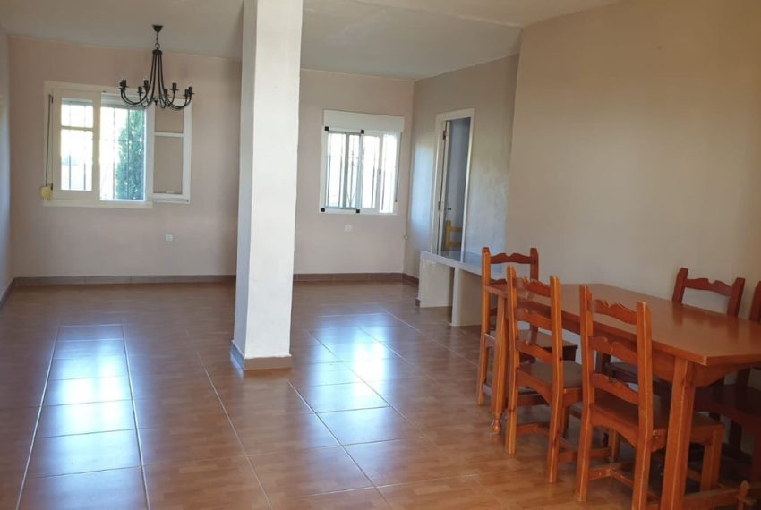 R4345087-Villa-For-Sale-Estepona-Detached-5-Beds-157-Built-4