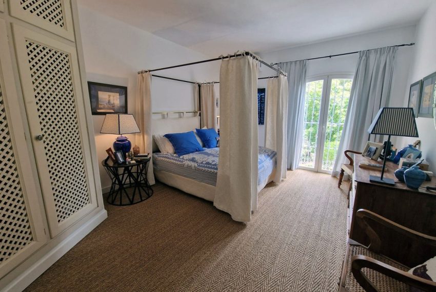 R4378351-Villa-For-Sale-Benahavis-Detached-4-Beds-659-Built-16