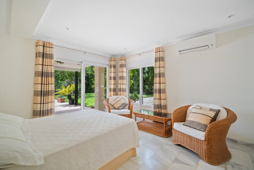 R4380433-Villa-For-Sale-Guadalmina-Alta-Detached-4-Beds-307-Built-16