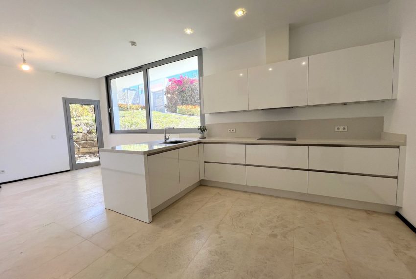 R4407997-Townhouse-For-Sale-Sierra-Blanca-Terraced-5-Beds-385-Built-3