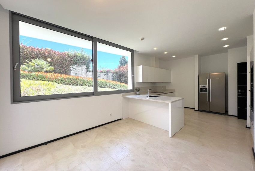 R4407997-Townhouse-For-Sale-Sierra-Blanca-Terraced-5-Beds-385-Built-4