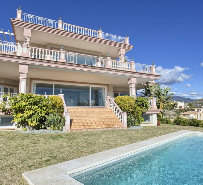 R4428886-Image 1-Detached - 8 Beds - 768 Built