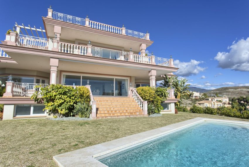 R4428886-Villa-For-Sale-Los-Flamingos-Detached-8-Beds-768-Built