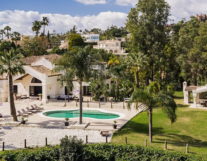 R4439494-Image 1-Detached - 6 Beds - 725 Built