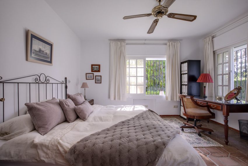 R4559095-Villa-For-Sale-Guadalmina-Alta-Detached-4-Beds-394-Built-19