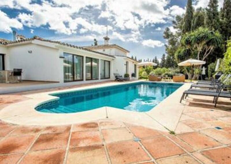 R4631002-Villa-For-Sale-San-Pedro-de-Alcantara-Detached-8-Beds-650-Built-1