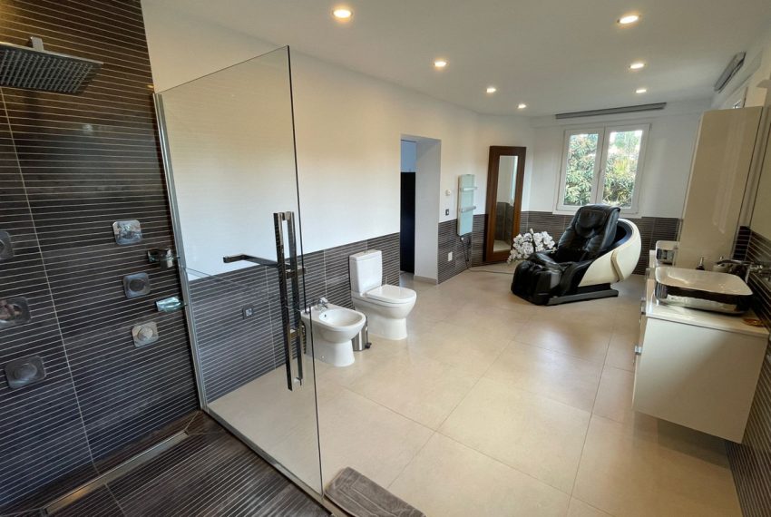 R4631002-Villa-For-Sale-San-Pedro-de-Alcantara-Detached-8-Beds-650-Built-15