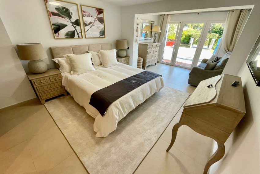 R4631002-Villa-For-Sale-San-Pedro-de-Alcantara-Detached-8-Beds-650-Built-16