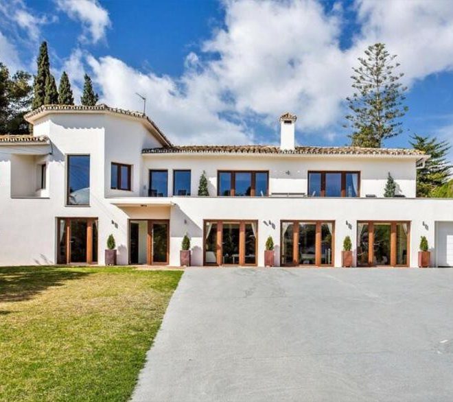 R4631002-Image 1-Detached - 8 Beds - 650 Built