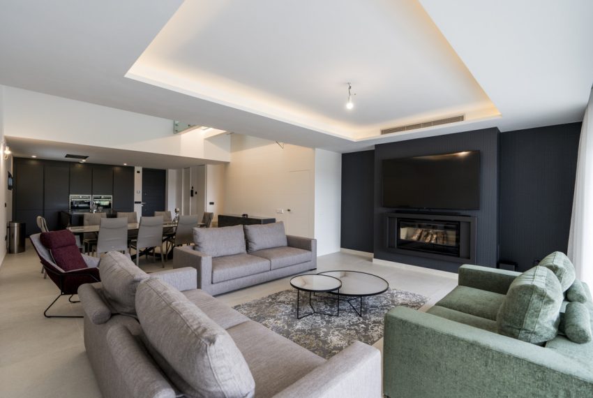 R4660093-Villa-For-Sale-Estepona-Semi-Detached-4-Beds-321-Built-4