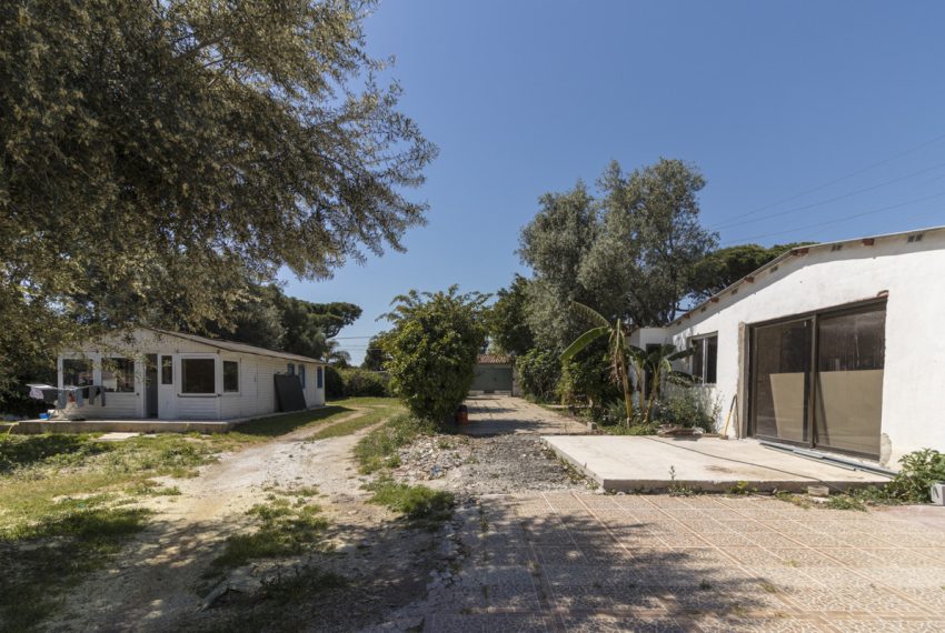 R4704922-Villa-For-Sale-Marbella-Detached-9-Beds-600-Built-1