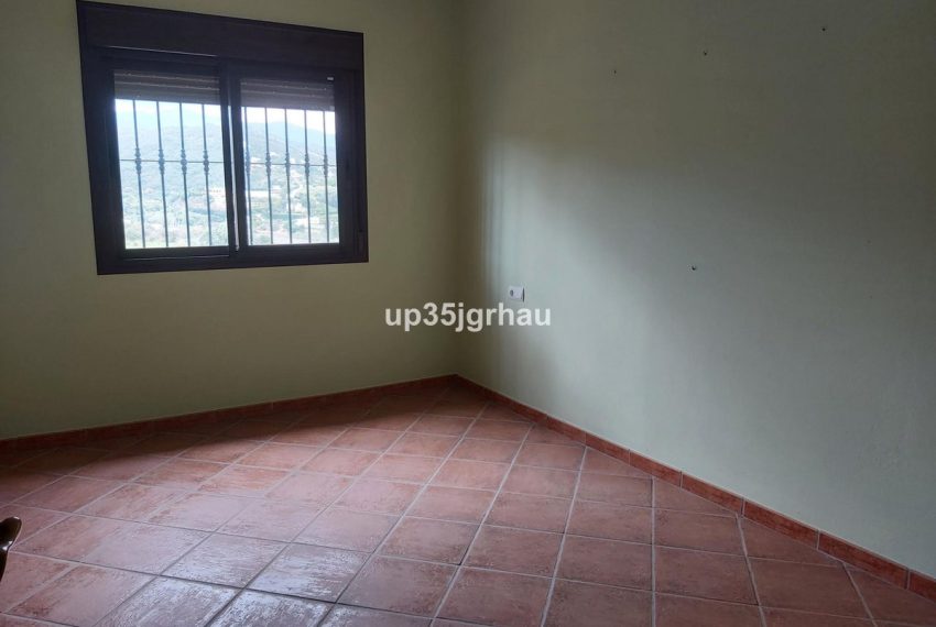 R4745227-Villa-For-Sale-Estepona-Detached-5-Beds-317-Built-10