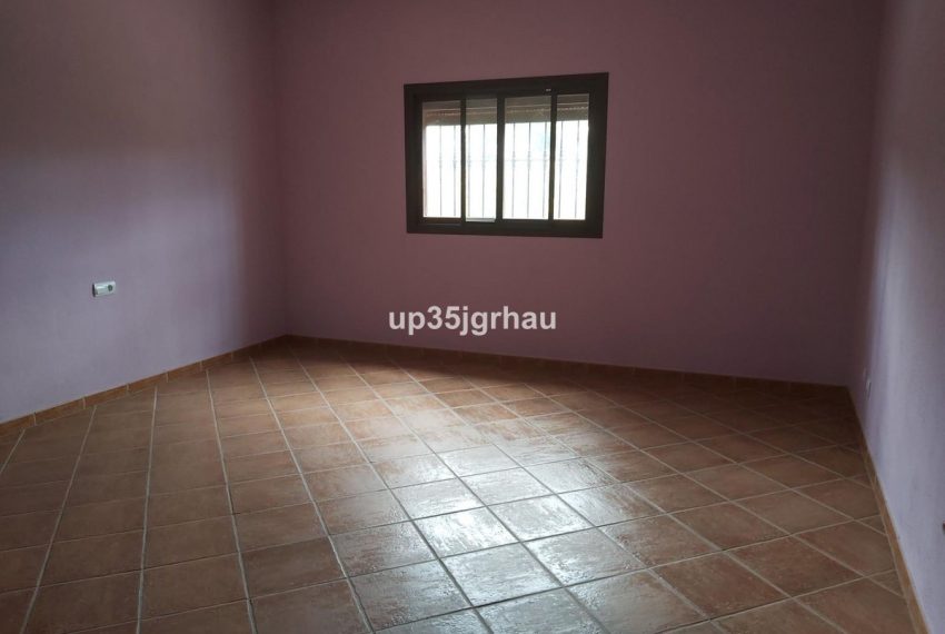 R4745227-Villa-For-Sale-Estepona-Detached-5-Beds-317-Built-17