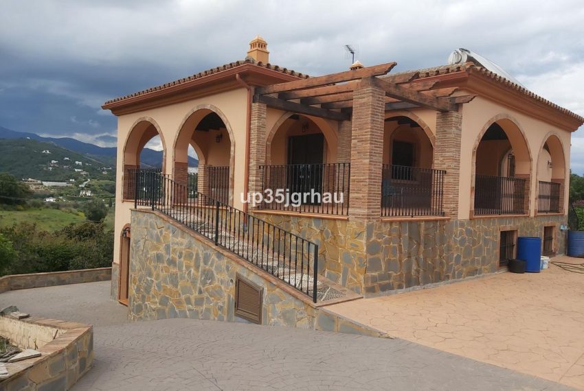 R4745227-Villa-For-Sale-Estepona-Detached-5-Beds-317-Built-18