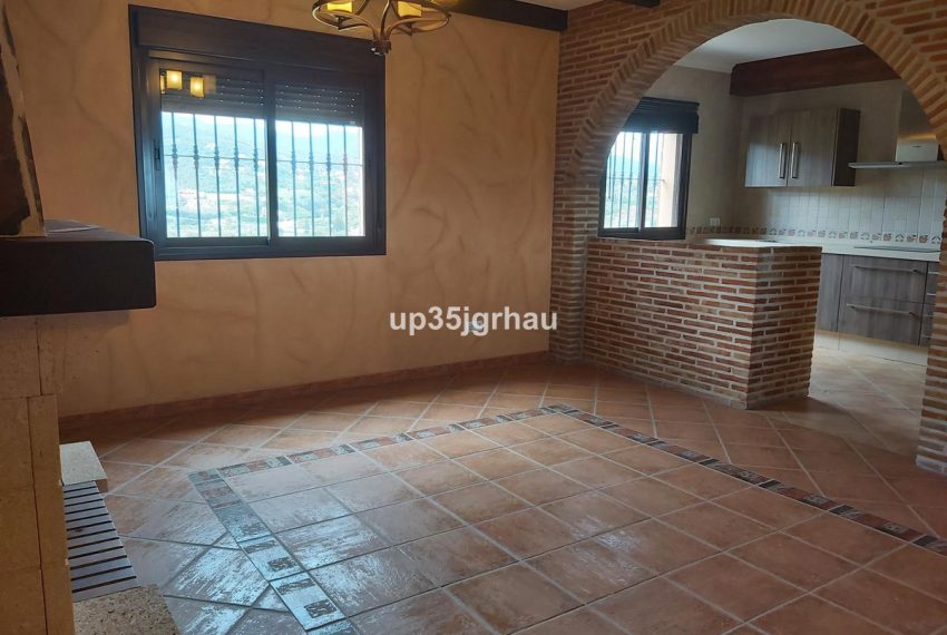 R4745227-Villa-For-Sale-Estepona-Detached-5-Beds-317-Built-4