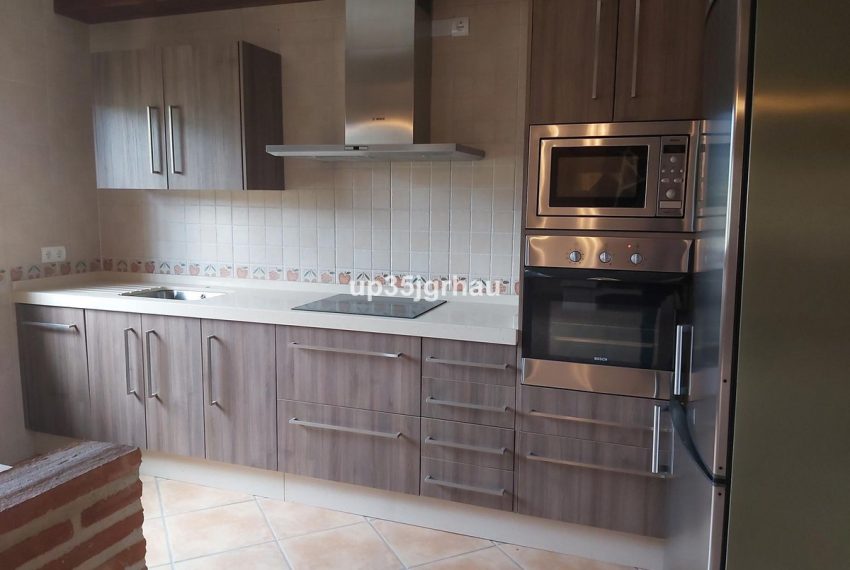 R4745227-Villa-For-Sale-Estepona-Detached-5-Beds-317-Built-5