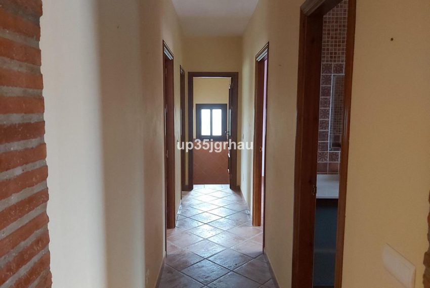 R4745227-Villa-For-Sale-Estepona-Detached-5-Beds-317-Built-7