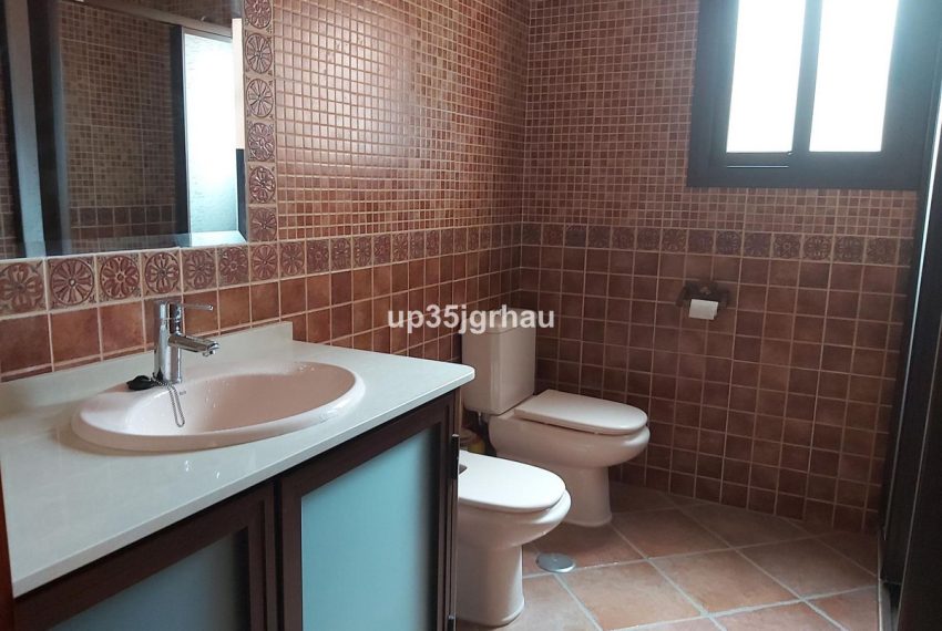 R4745227-Villa-For-Sale-Estepona-Detached-5-Beds-317-Built-8