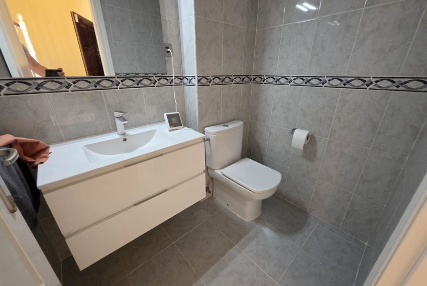 R4765366-Villa-For-Sale-Las-Chapas-Detached-4-Beds-475-Built-13