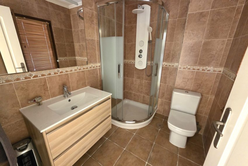 R4765366-Villa-For-Sale-Las-Chapas-Detached-4-Beds-475-Built-15