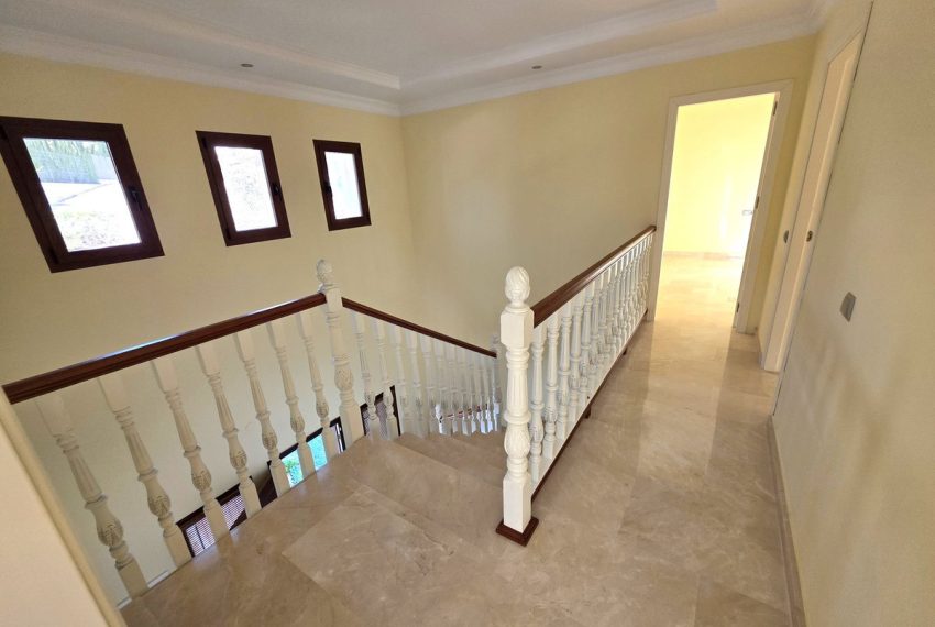 R4765366-Villa-For-Sale-Las-Chapas-Detached-4-Beds-475-Built-17