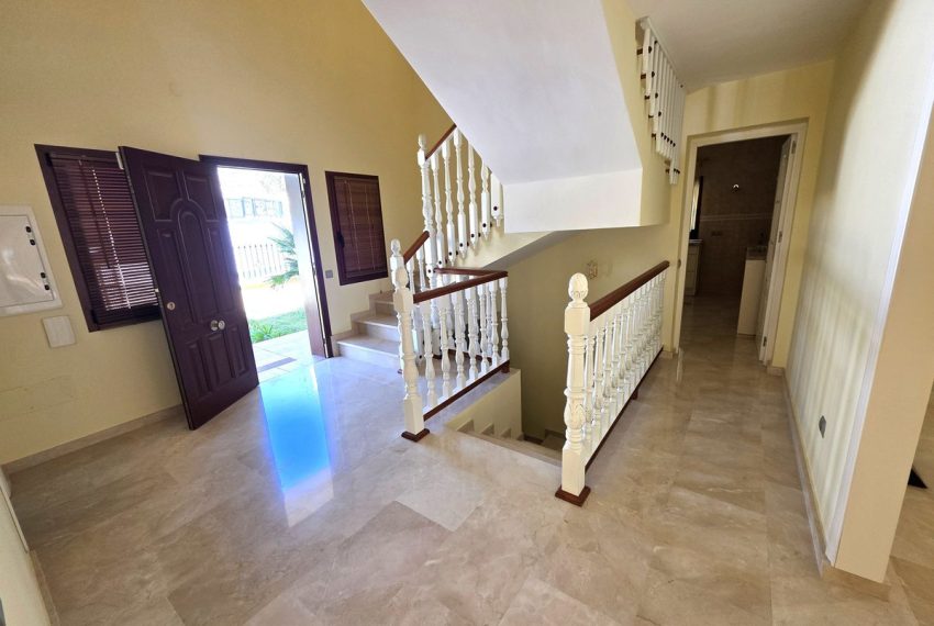 R4765366-Villa-For-Sale-Las-Chapas-Detached-4-Beds-475-Built-9