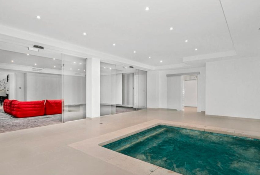 R4788610-Villa-For-Sale-The-Golden-Mile-Detached-8-Beds-1385-Built-11