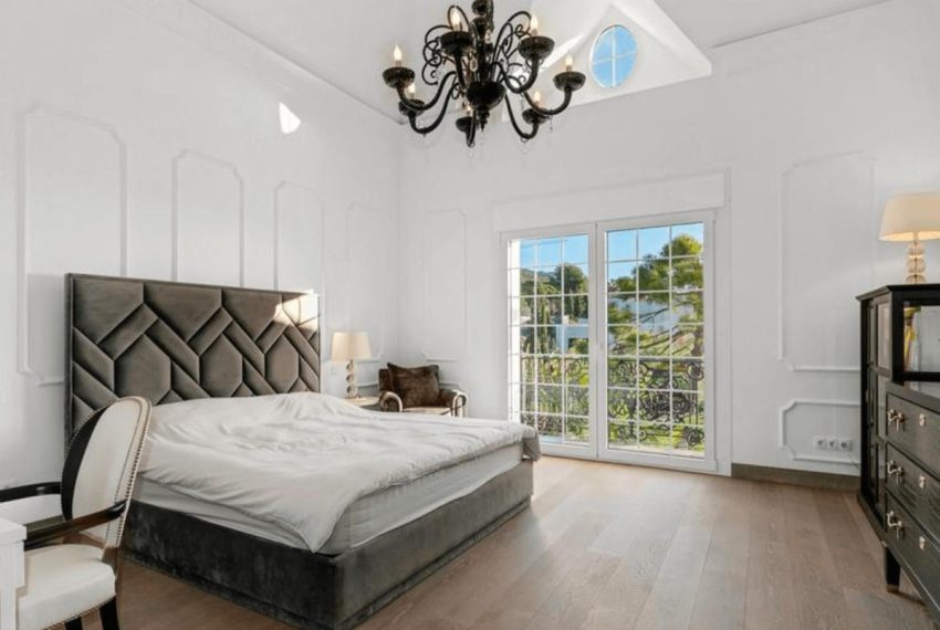 R4788610-Villa-For-Sale-The-Golden-Mile-Detached-8-Beds-1385-Built-15