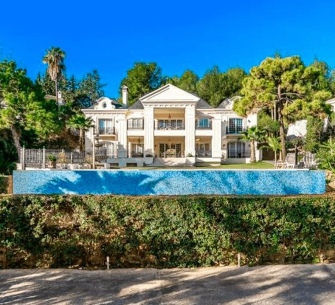 R4788610-Image 1-Detached - 8 Beds - 1385 Built