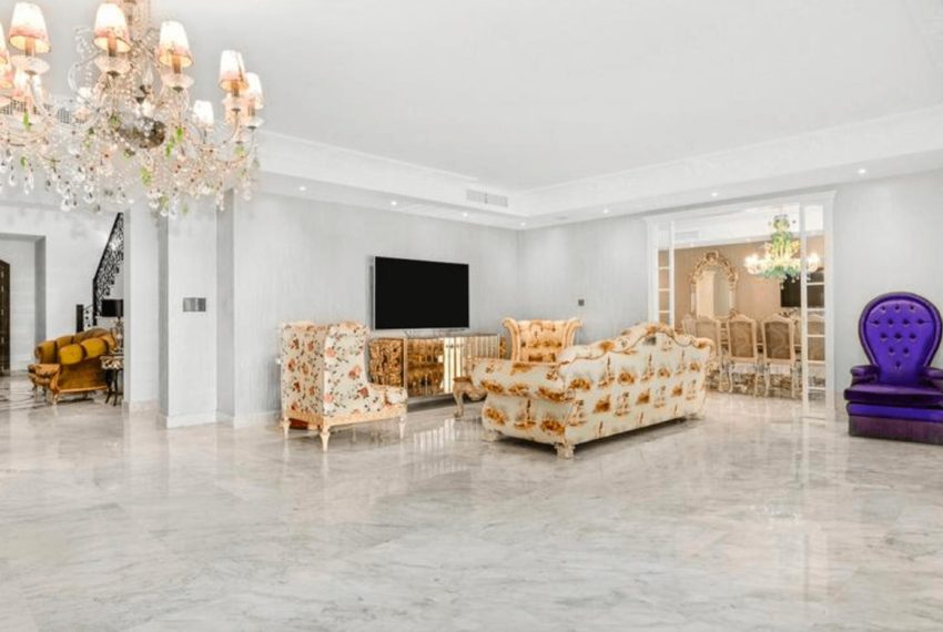 R4788610-Villa-For-Sale-The-Golden-Mile-Detached-8-Beds-1385-Built-9