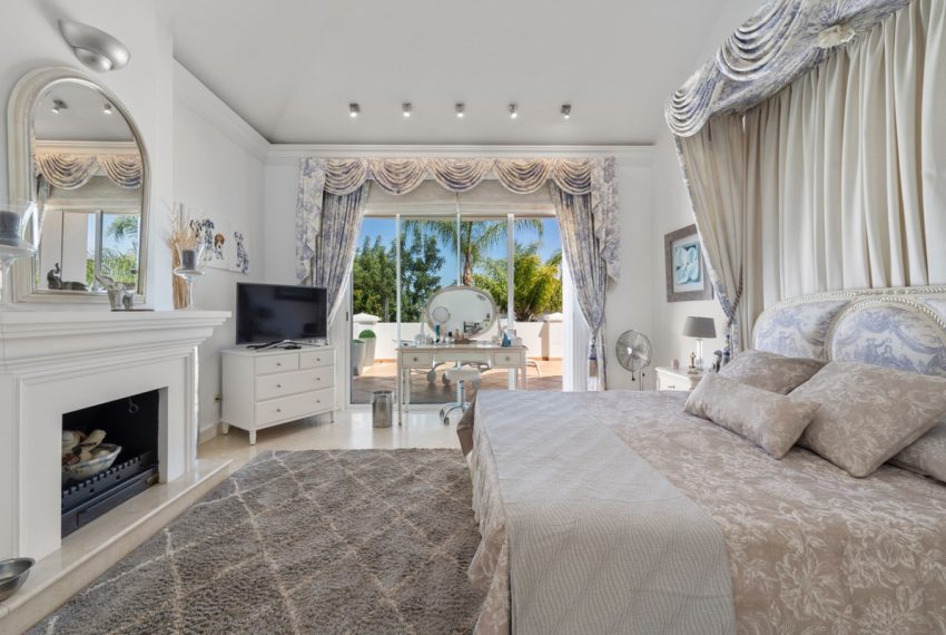 R4801930-Villa-For-Sale-Benahavis-Detached-5-Beds-733-Built-4