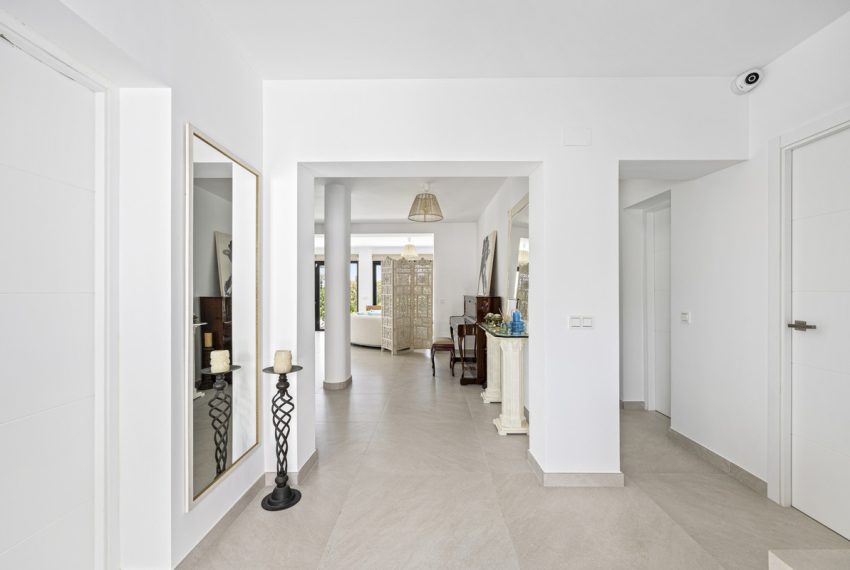 R4806901-Villa-For-Sale-Guadalmina-Alta-Detached-4-Beds-247-Built-10