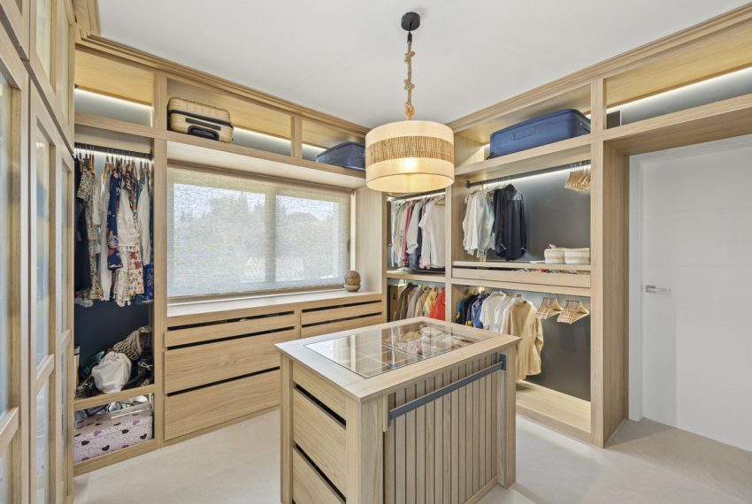 R4806901-Villa-For-Sale-Guadalmina-Alta-Detached-4-Beds-247-Built-17