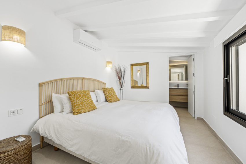 R4806901-Villa-For-Sale-Guadalmina-Alta-Detached-4-Beds-247-Built-19