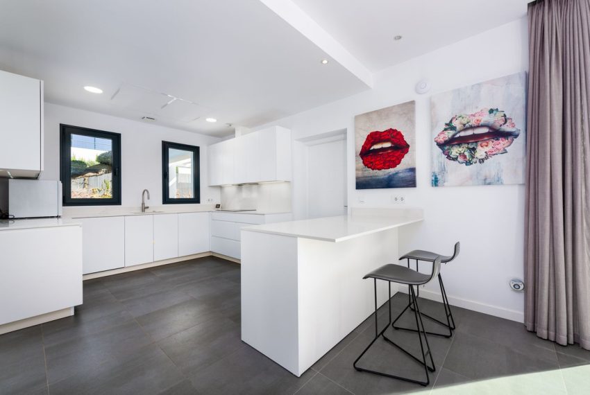 R4828363-Villa-For-Sale-New-Golden-Mile-Detached-4-Beds-300-Built-4