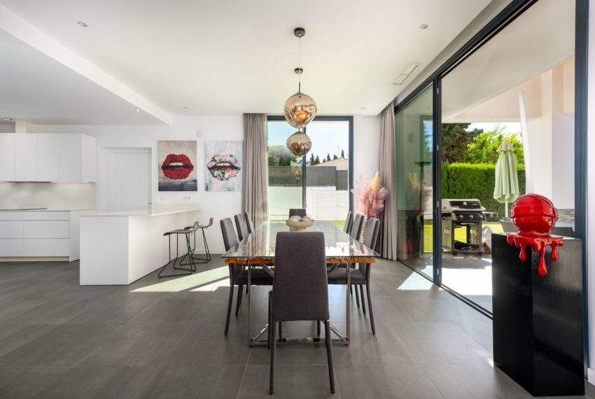 R4828363-Villa-For-Sale-New-Golden-Mile-Detached-4-Beds-300-Built-9