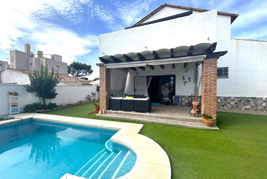 R4853023-Villa-For-Sale-Calahonda-Semi-Detached-4-Beds-176-Built-2
