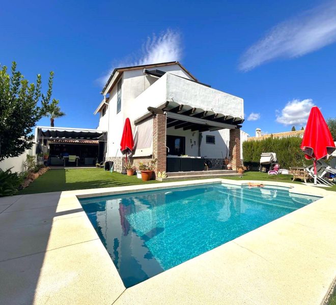 R4853023-Image 1-Semi Detached - 4 Beds - 176 Built
