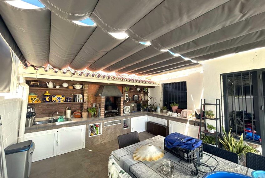 R4853023-Villa-For-Sale-Calahonda-Semi-Detached-4-Beds-176-Built-8