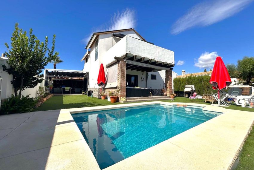 R4853023-Villa-For-Sale-Calahonda-Semi-Detached-4-Beds-176-Built