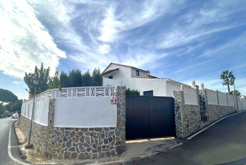 R4853023-Villa-For-Sale-Calahonda-Semi-Detached-4-Beds-176-Built-9