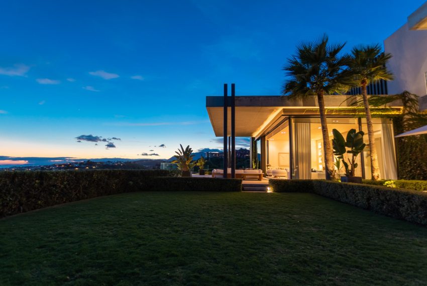 R4875670-Villa-For-Sale-La-Quinta-Detached-7-Beds-1044-Built-12