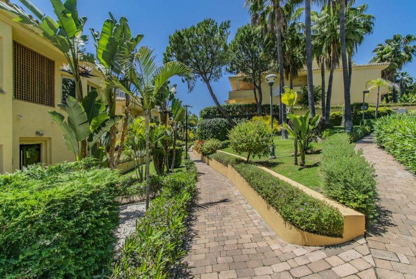 R4880239-Apartment-For-Sale-Sierra-Blanca-Penthouse-3-Beds-164-Built-17
