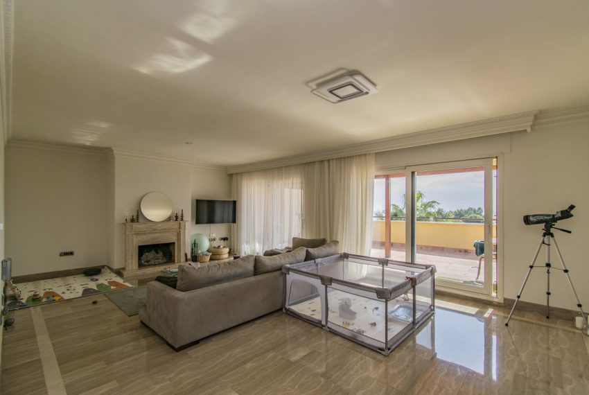 R4880239-Apartment-For-Sale-Sierra-Blanca-Penthouse-3-Beds-164-Built-4