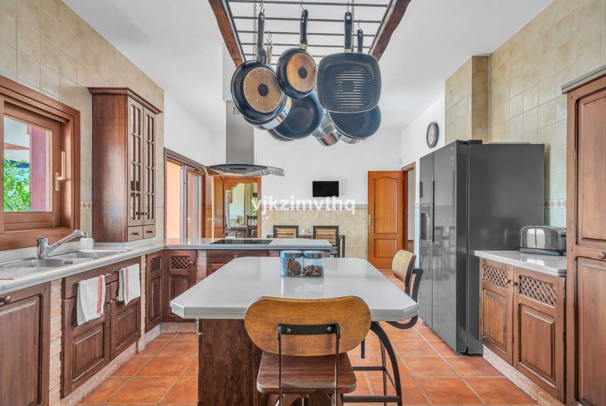 R4894894-Villa-For-Sale-Benahavis-Detached-5-Beds-761-Built-16