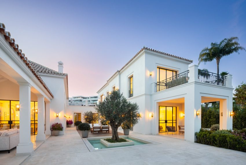 R4896823-Villa-For-Sale-Nueva-Andalucia-Detached-6-Beds-712-Built-7