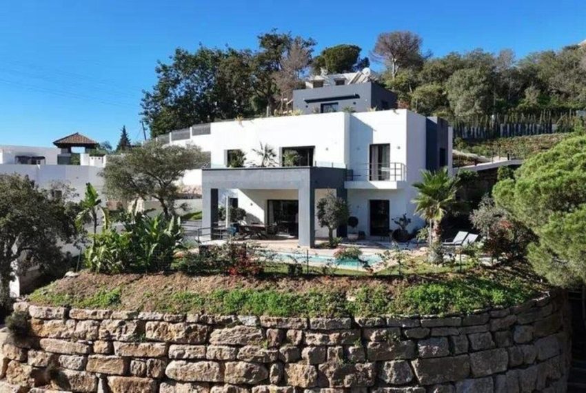 R4930855-Villa-For-Sale-Elviria-Detached-4-Beds-468-Built-1
