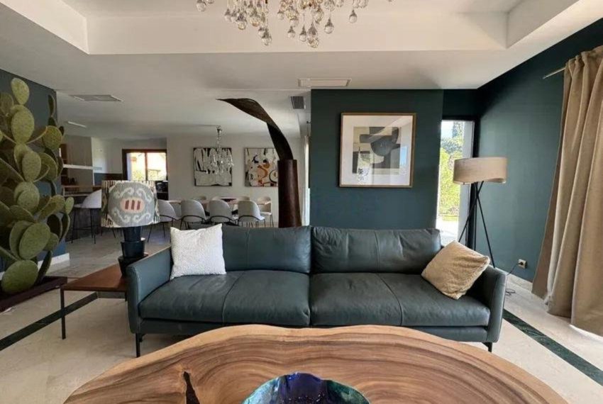 R4930855-Villa-For-Sale-Elviria-Detached-4-Beds-468-Built-8