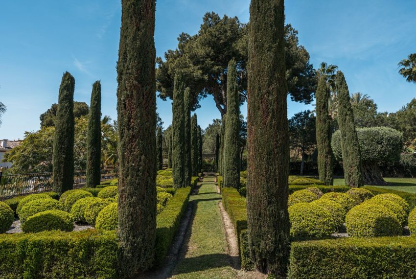 R4939060-Villa-For-Sale-Sierra-Blanca-Detached-7-Beds-2000-Built-9