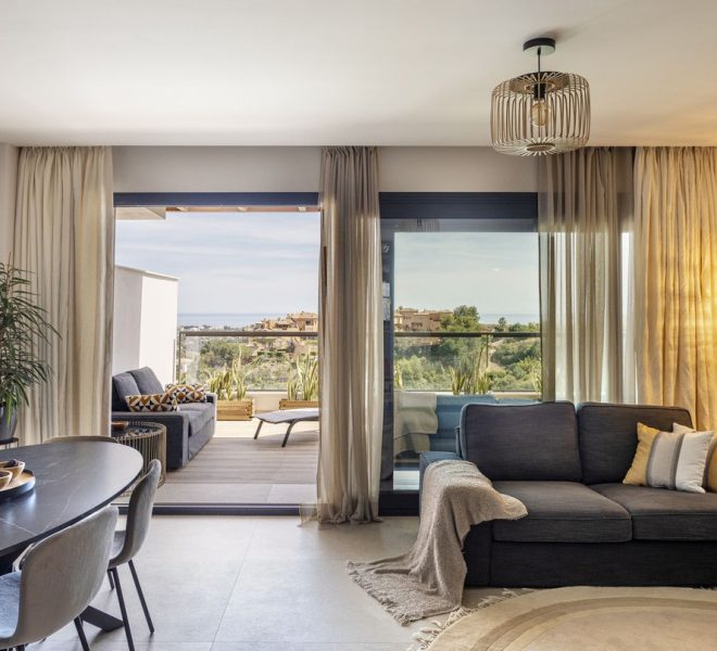 R4973569-Image 1-Middle Floor - 2 Beds - 135 Built